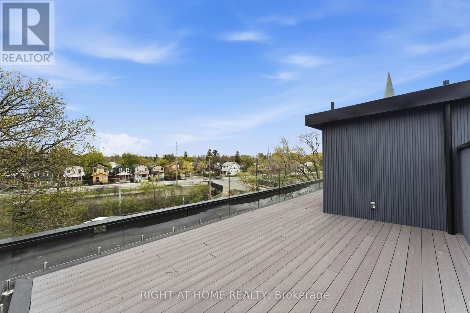 Rooftop Terrace - 256 Northwestern Avenue, Ottawa, ON - Outdoor