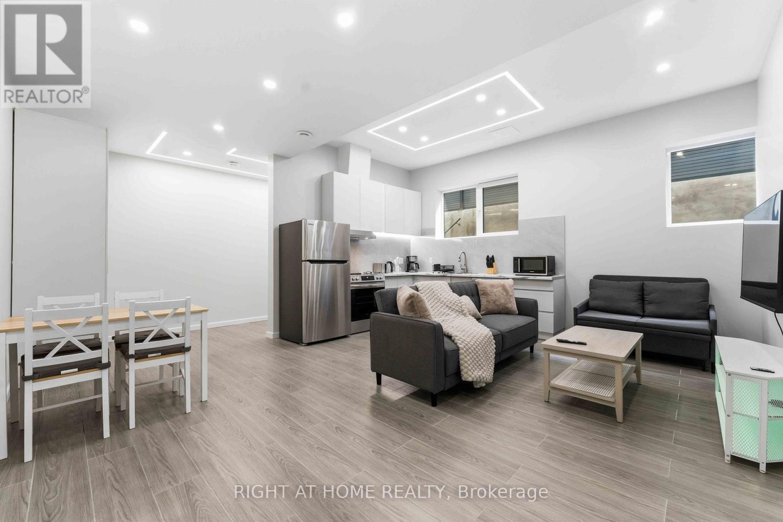 Lower level Living area - 256 Northwestern Avenue, Ottawa, ON - Indoor