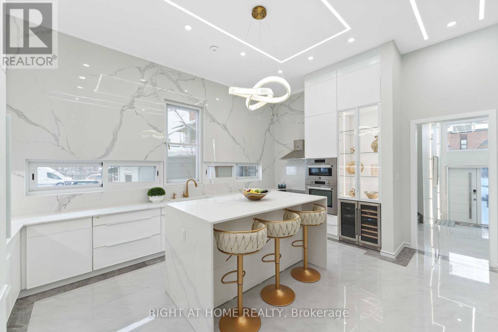 Kitchen - 256 Northwestern Avenue, Ottawa, ON - Indoor