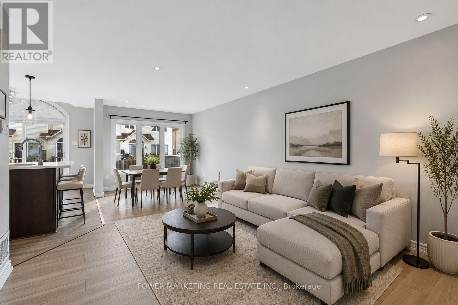 245 Silvermoon Crescent, Ottawa, ON - Indoor Photo Showing Living Room