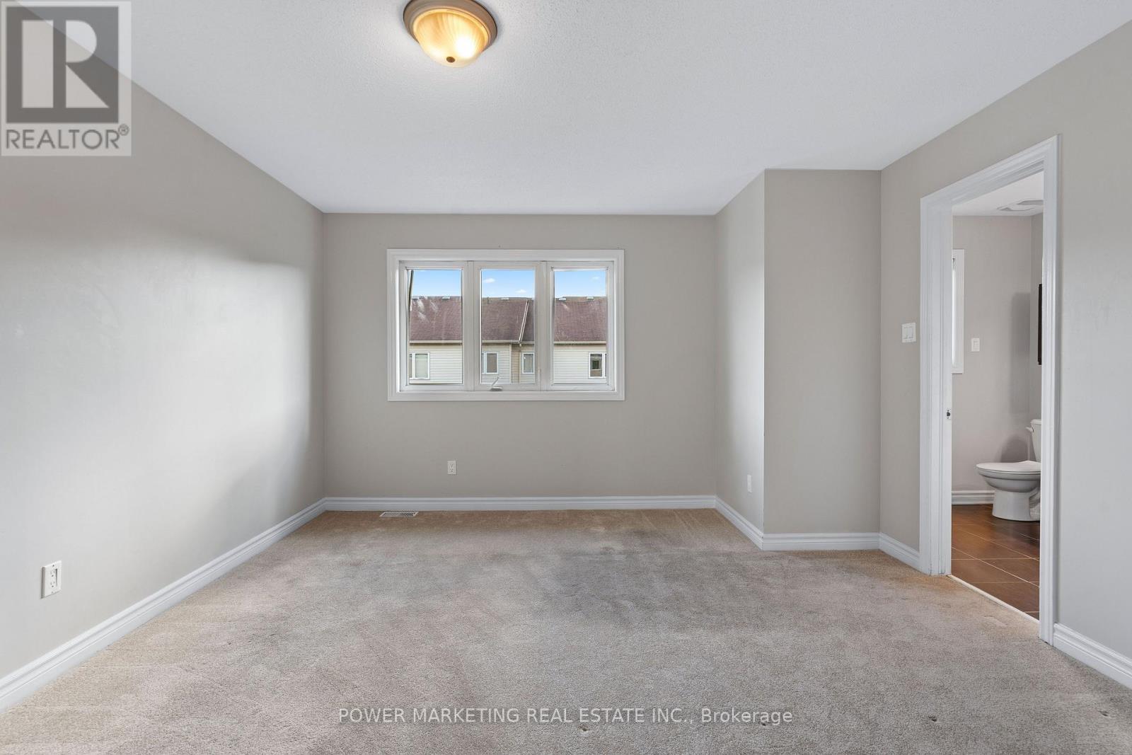 245 Silvermoon Crescent, Ottawa, ON - Indoor Photo Showing Other Room