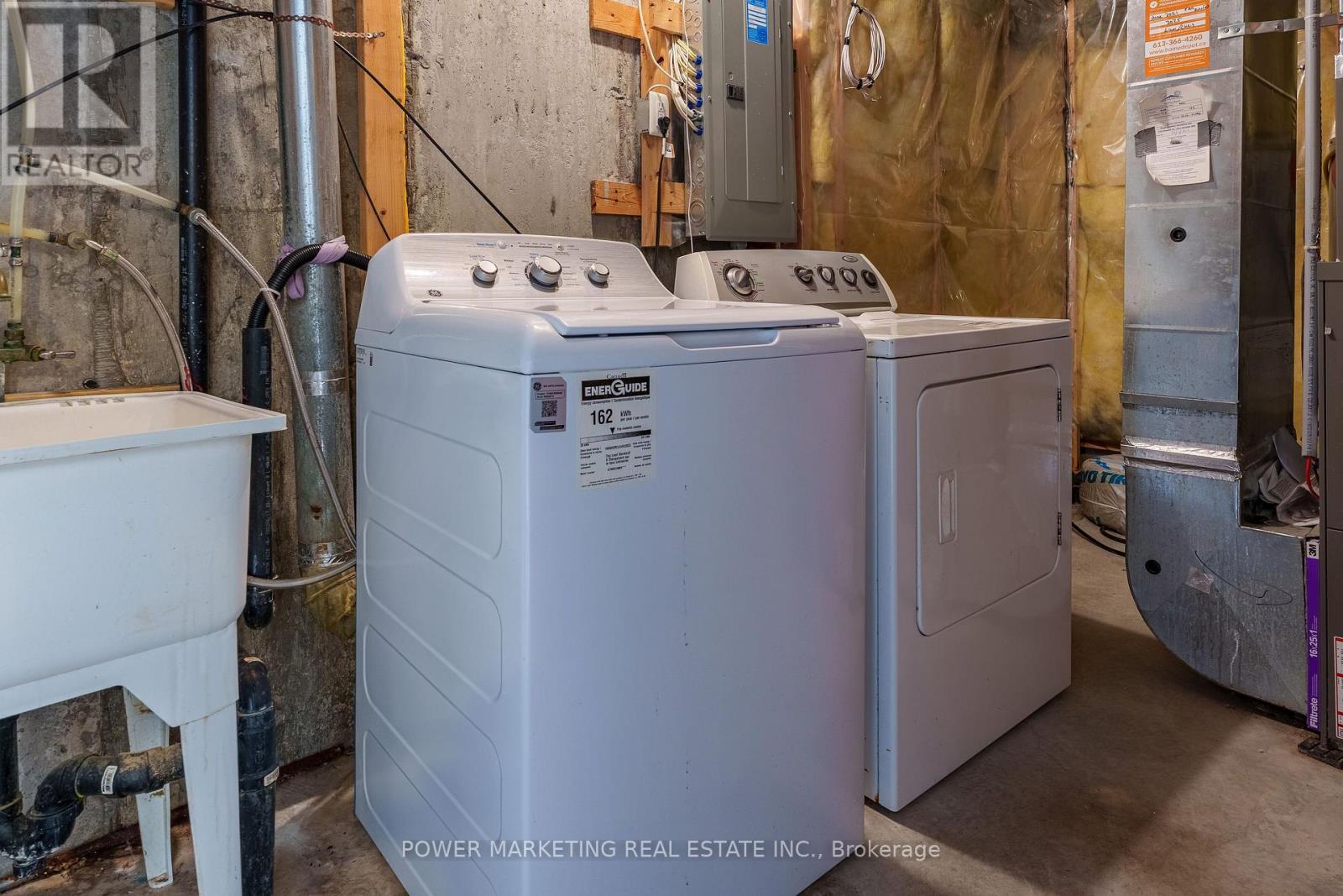 245 Silvermoon Crescent, Ottawa, ON - Indoor Photo Showing Laundry Room