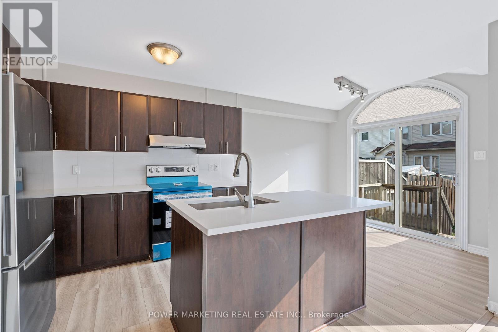 245 Silvermoon Crescent, Ottawa, ON - Indoor Photo Showing Kitchen With Double Sink