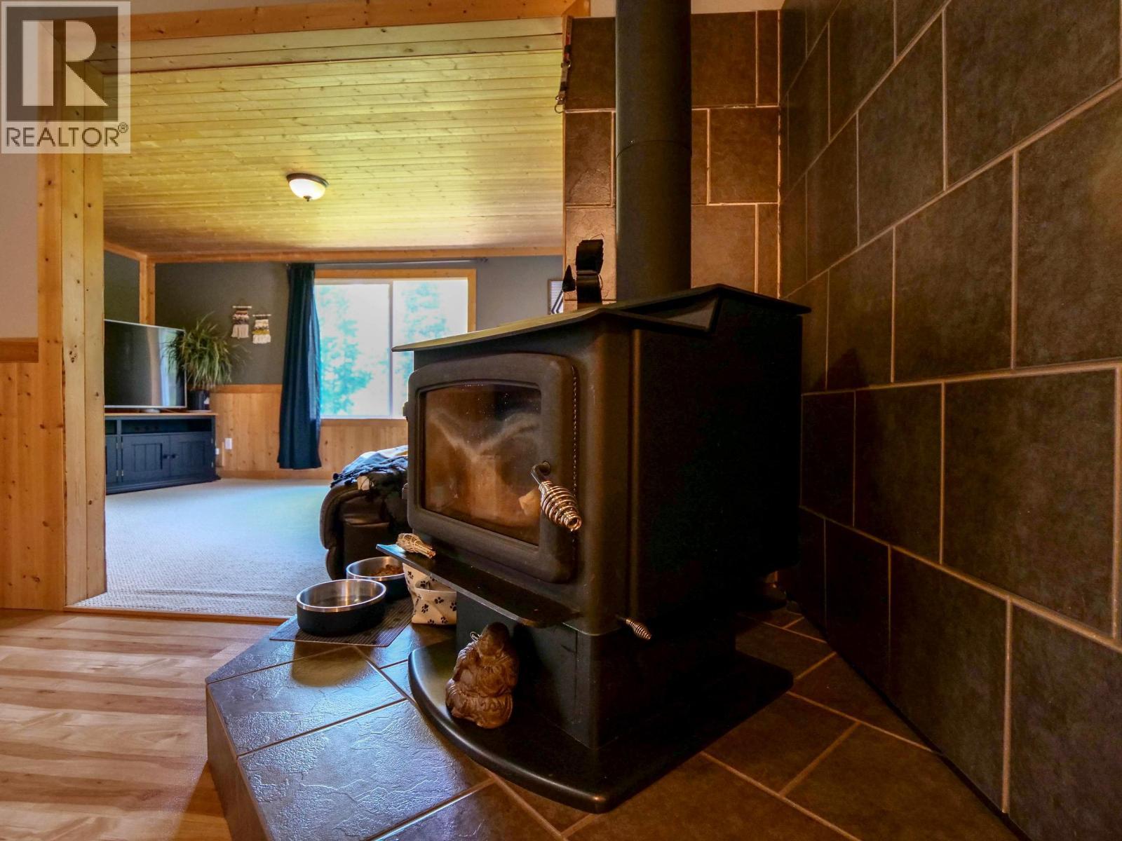 3861 Hillcrest Road, Quesnel, BC - Indoor With Fireplace