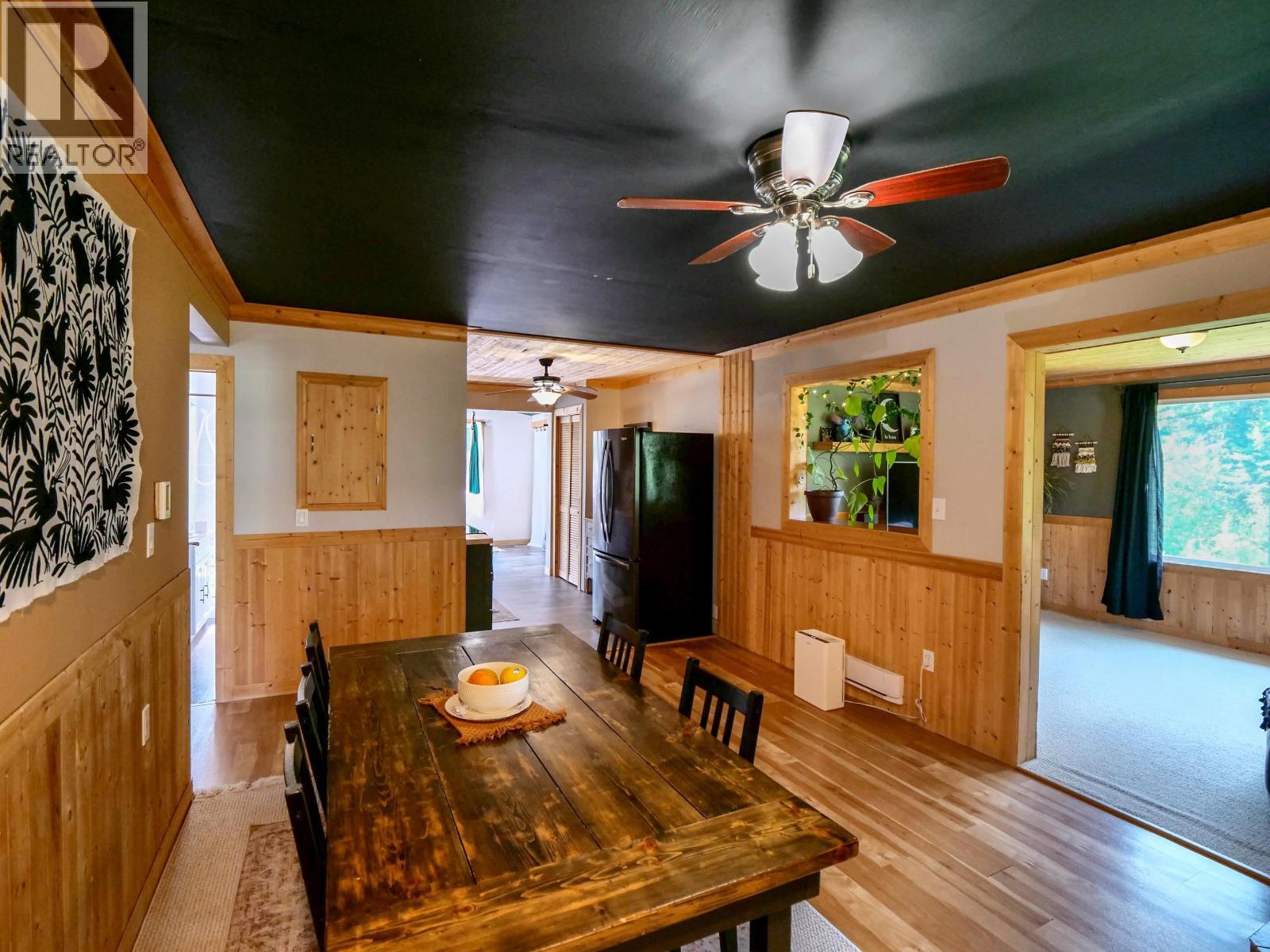 3861 Hillcrest Road, Quesnel, BC - Indoor Photo Showing Dining Room
