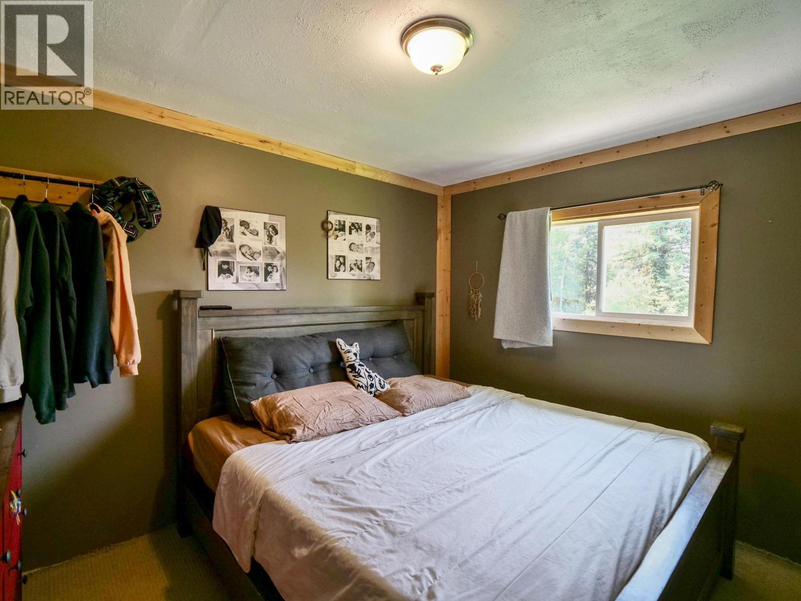 3861 Hillcrest Road, Quesnel, BC - Indoor Photo Showing Bedroom
