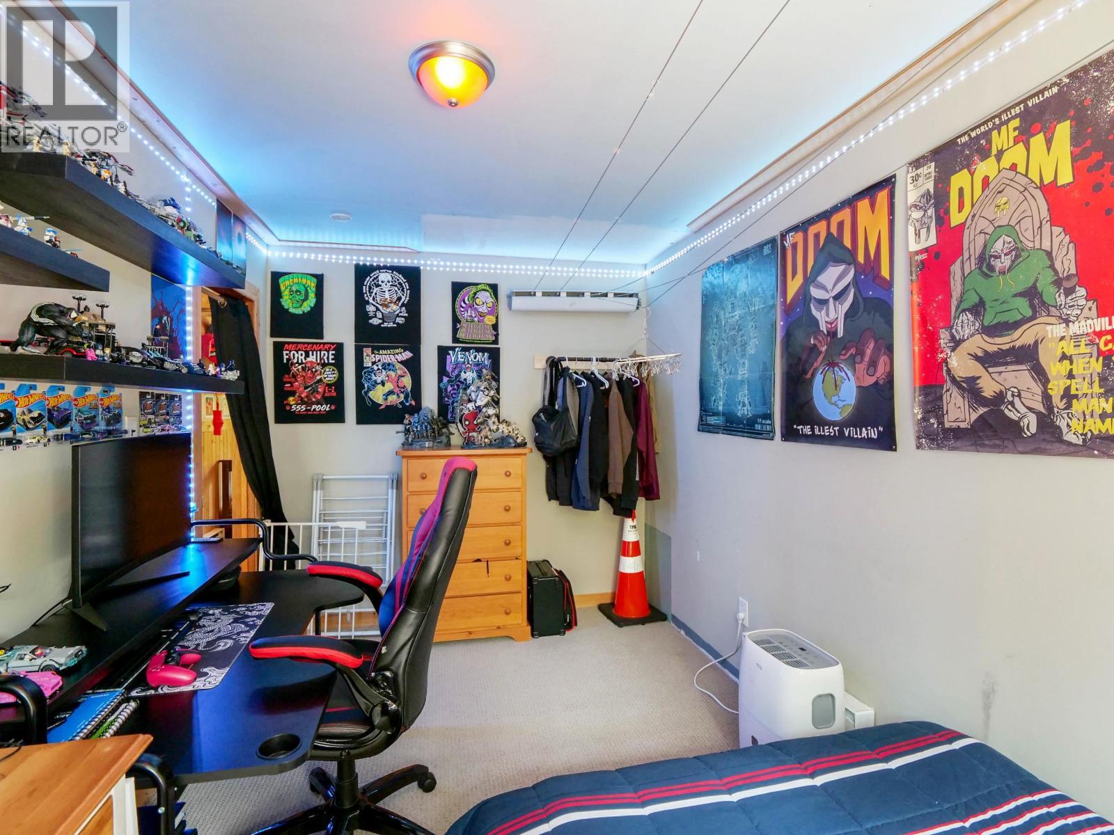 3861 Hillcrest Road, Quesnel, BC - Indoor
