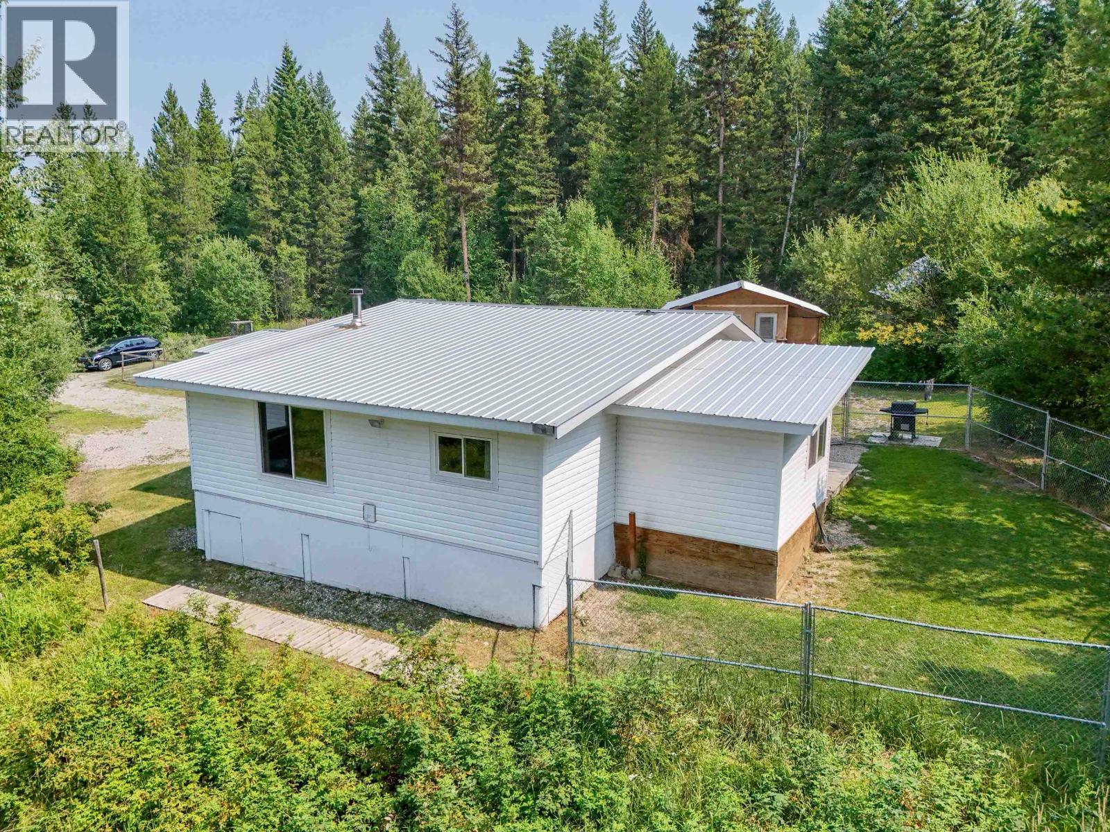 3861 Hillcrest Road, Quesnel, BC - Outdoor With Exterior