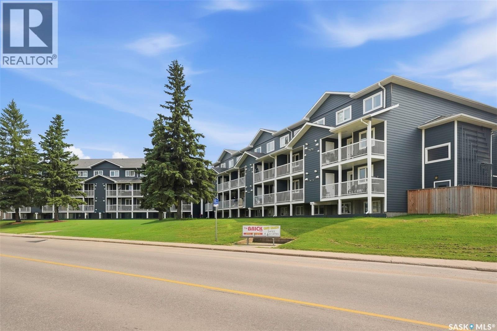 210 515 28Th Street E, Prince Albert, SK - Outdoor With Facade