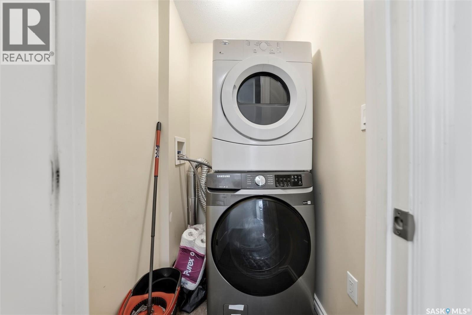 210 515 28Th Street E, Prince Albert, SK - Indoor Photo Showing Laundry Room