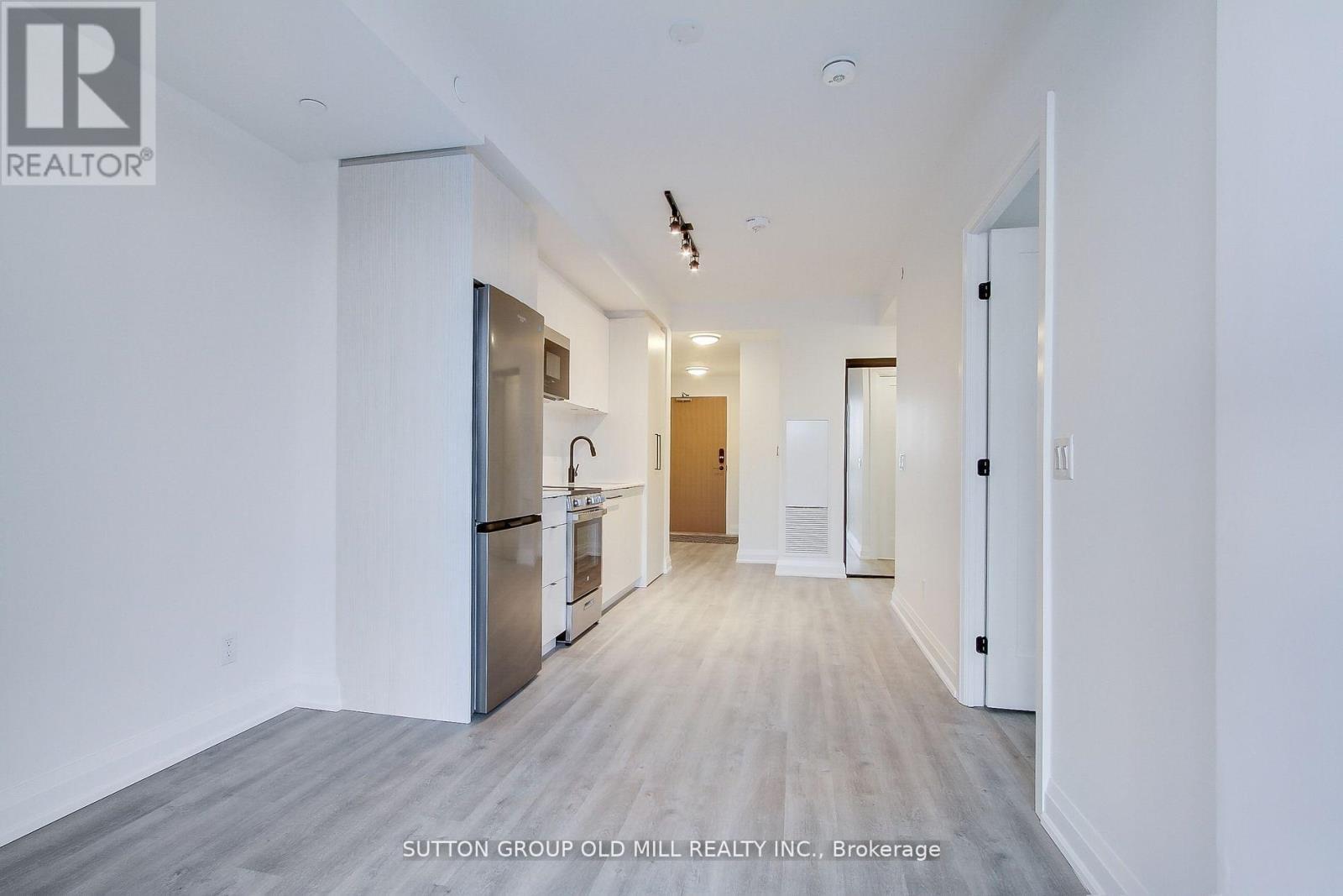 516 - 2369 Danforth Avenue, Toronto, ON - Indoor Photo Showing Other Room