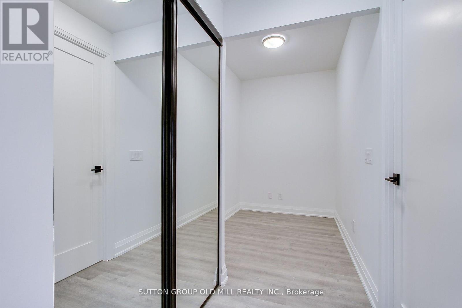 516 - 2369 Danforth Avenue, Toronto, ON - Indoor Photo Showing Other Room