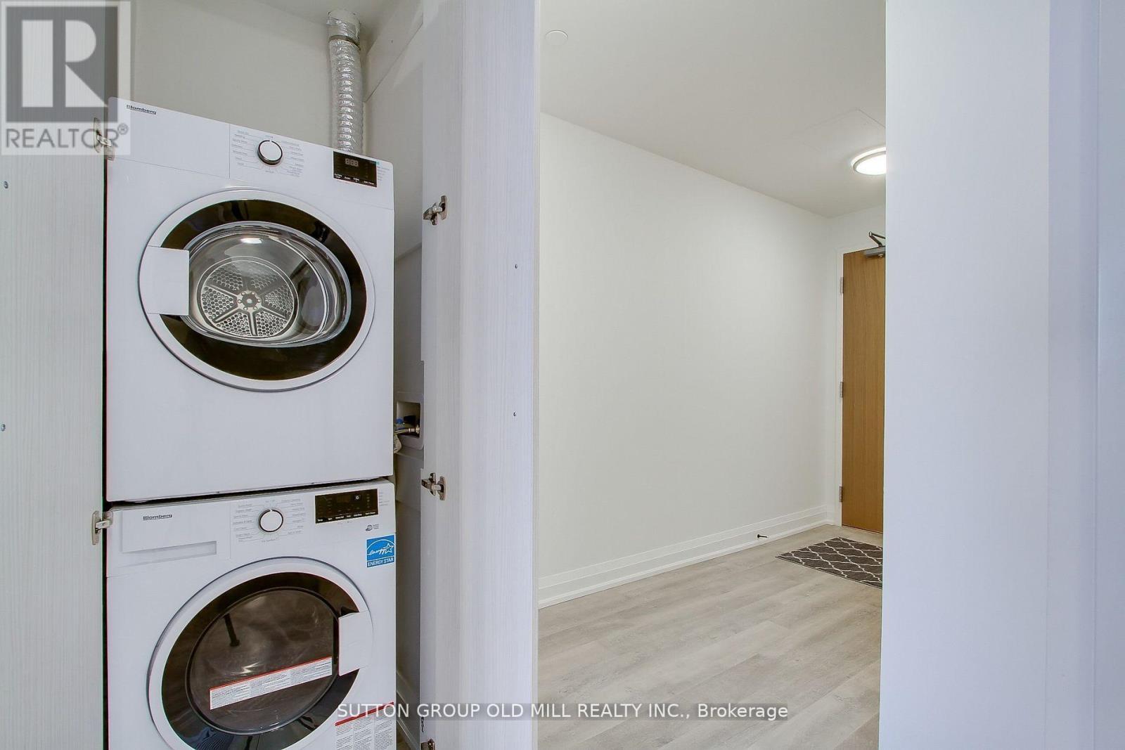 516 - 2369 Danforth Avenue, Toronto, ON - Indoor Photo Showing Laundry Room