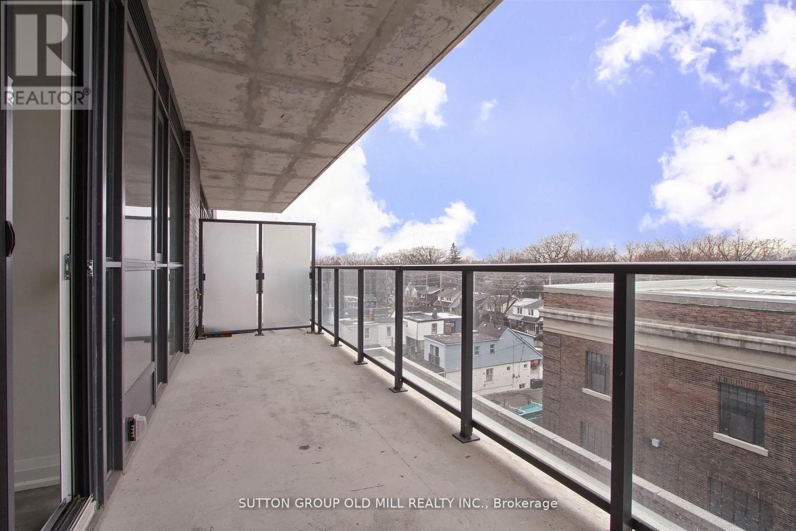 516 - 2369 Danforth Avenue, Toronto, ON - Outdoor With Exterior