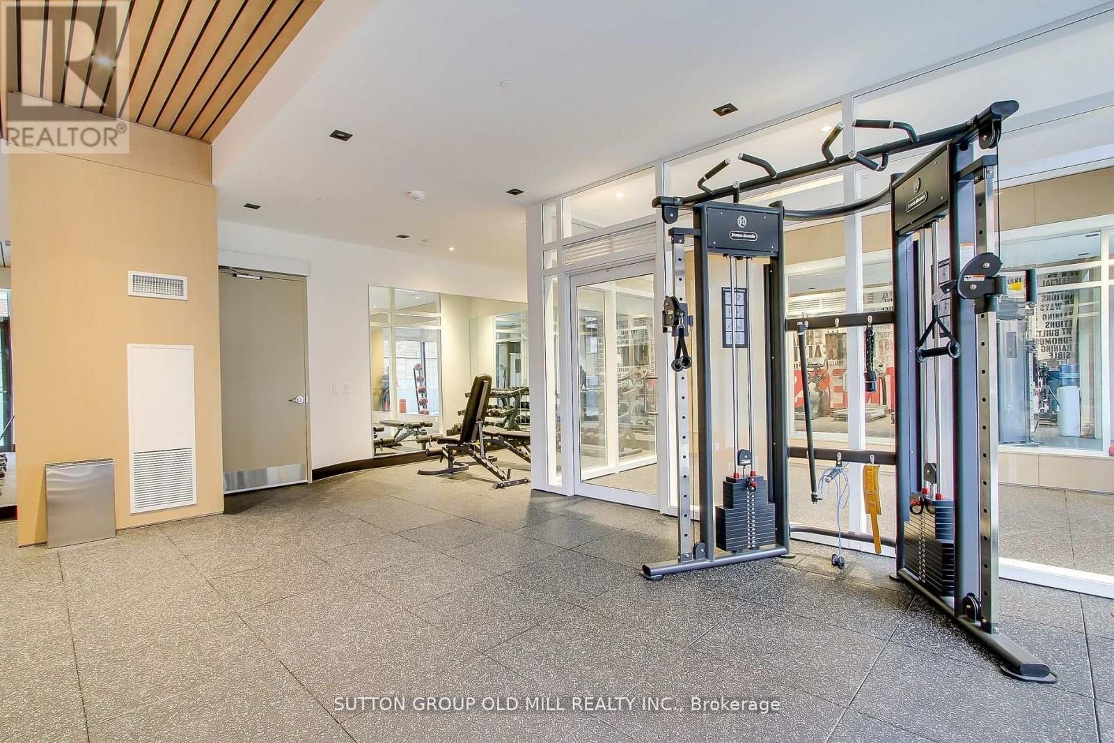 516 - 2369 Danforth Avenue, Toronto, ON - Indoor Photo Showing Gym Room