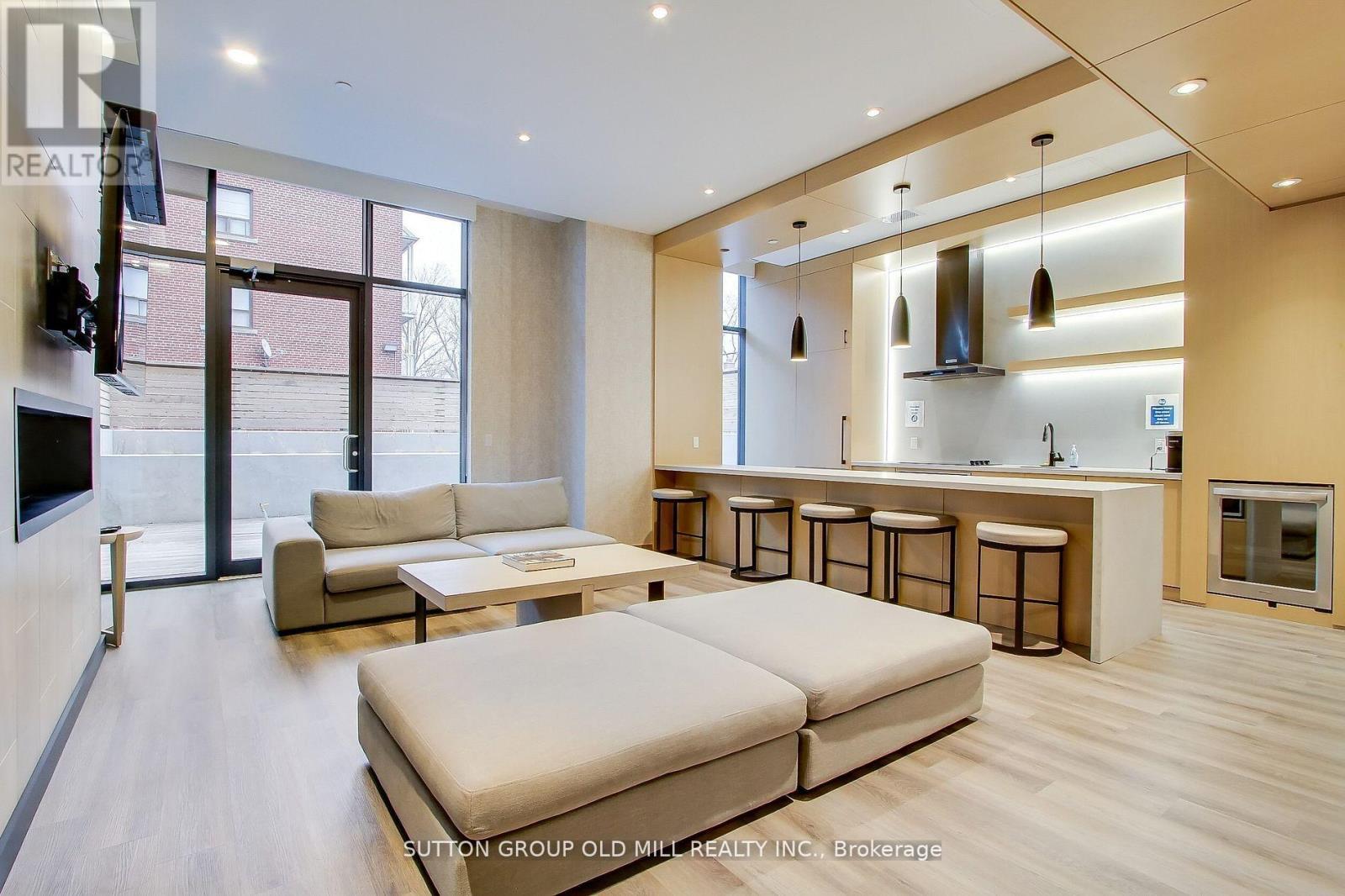 516 - 2369 Danforth Avenue, Toronto, ON - Indoor