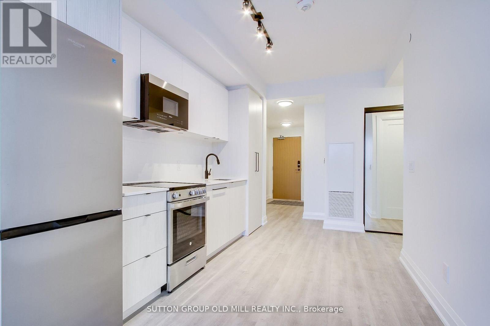 516 - 2369 Danforth Avenue, Toronto, ON - Indoor Photo Showing Kitchen