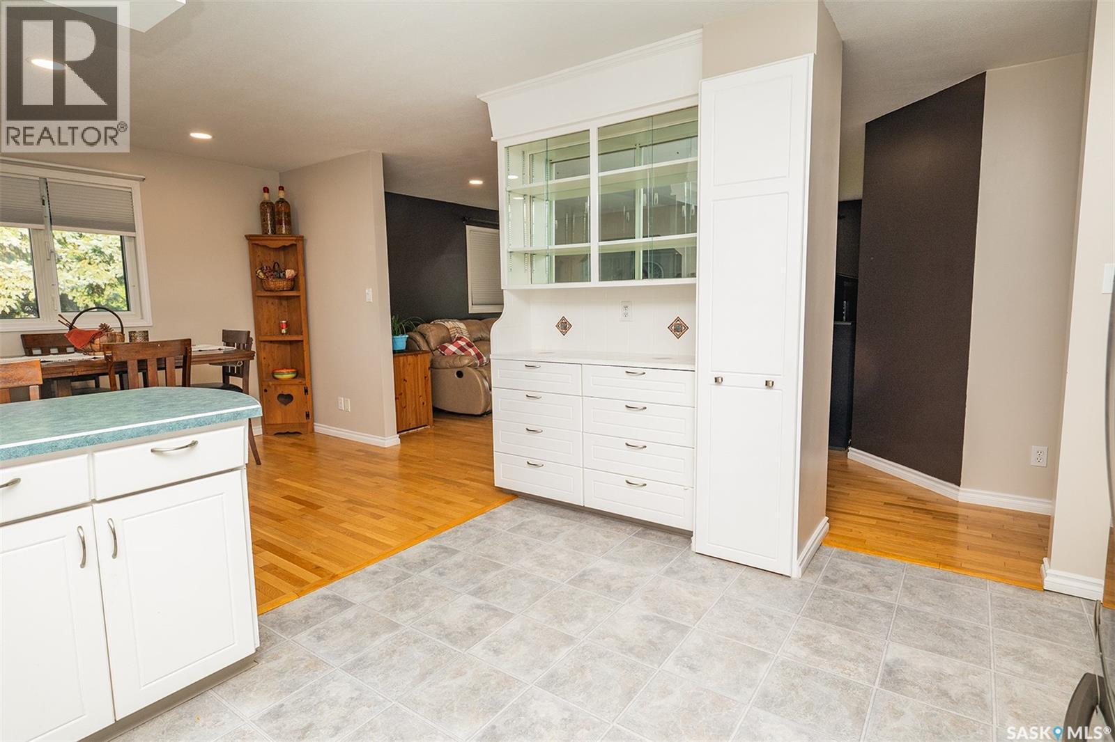 302 7Th Street E, Wynyard, SK - Indoor