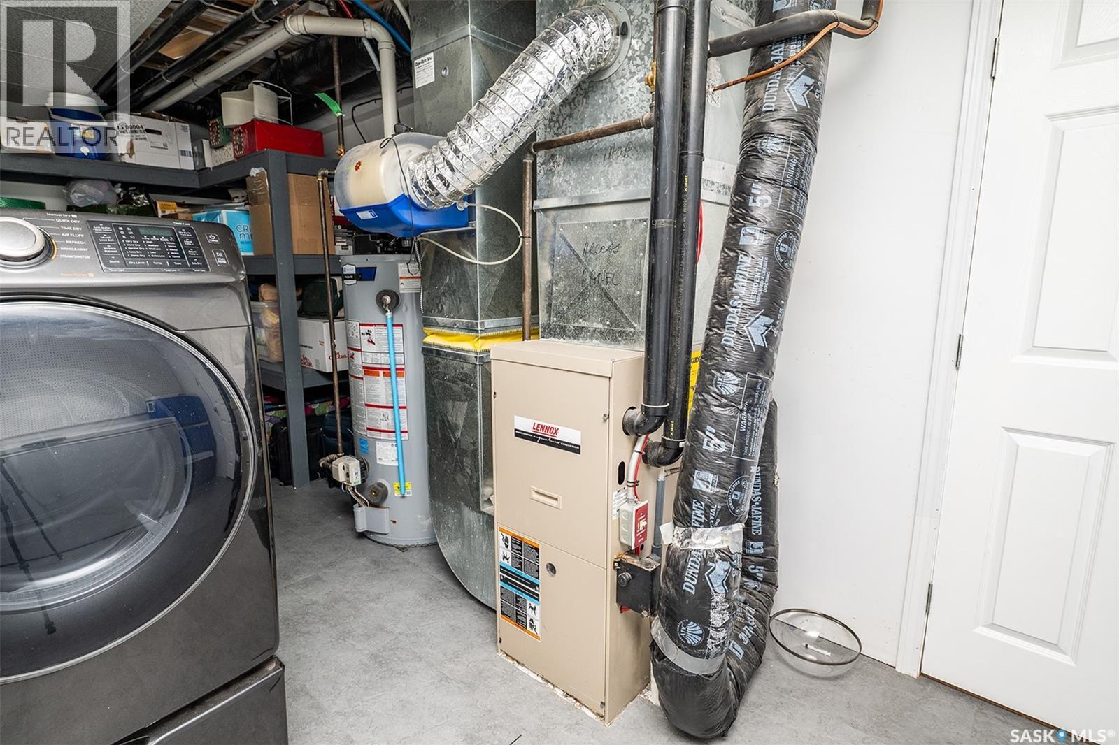 302 7Th Street E, Wynyard, SK - Indoor Photo Showing Laundry Room
