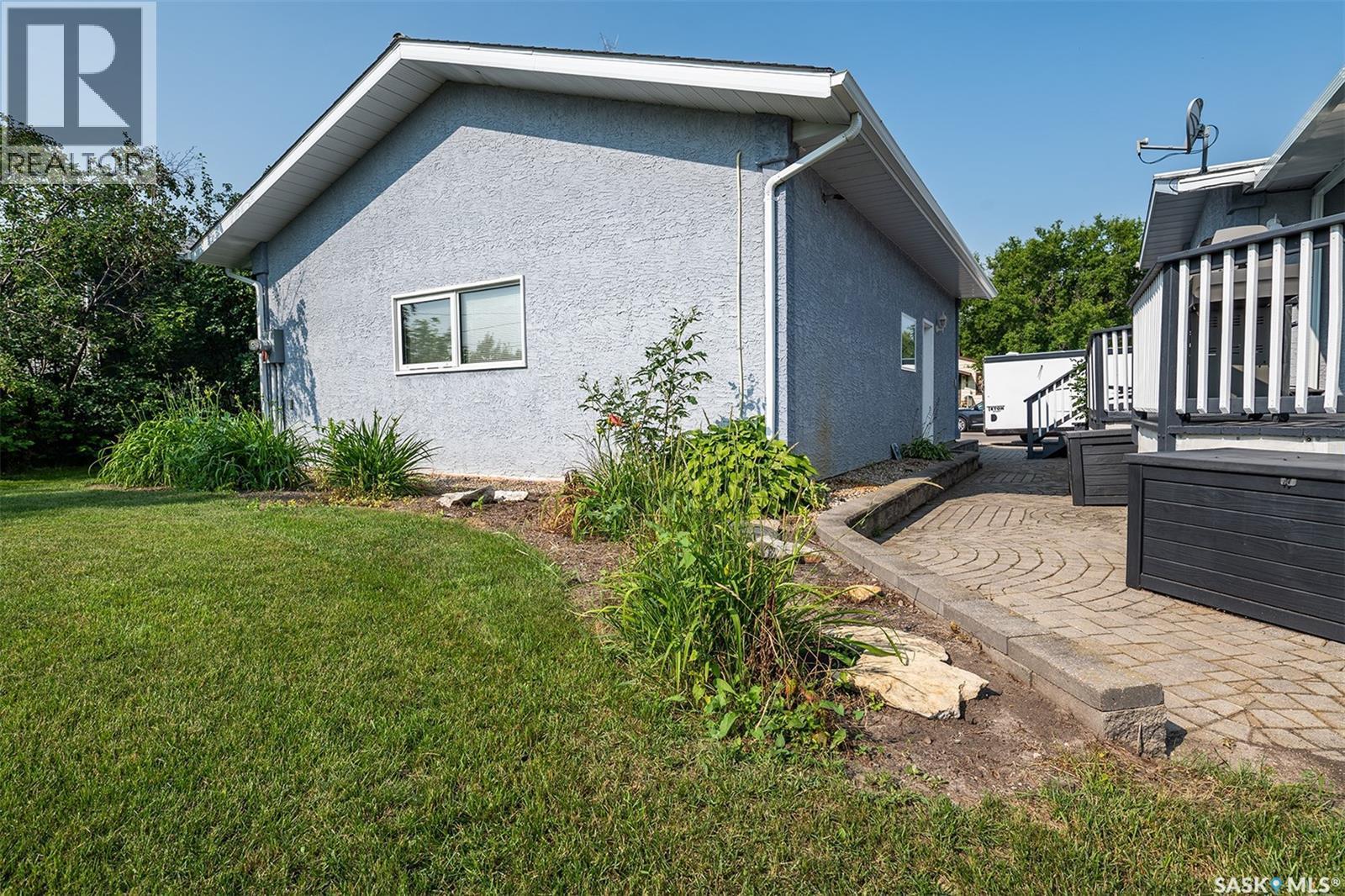 302 7Th Street E, Wynyard, SK - Outdoor