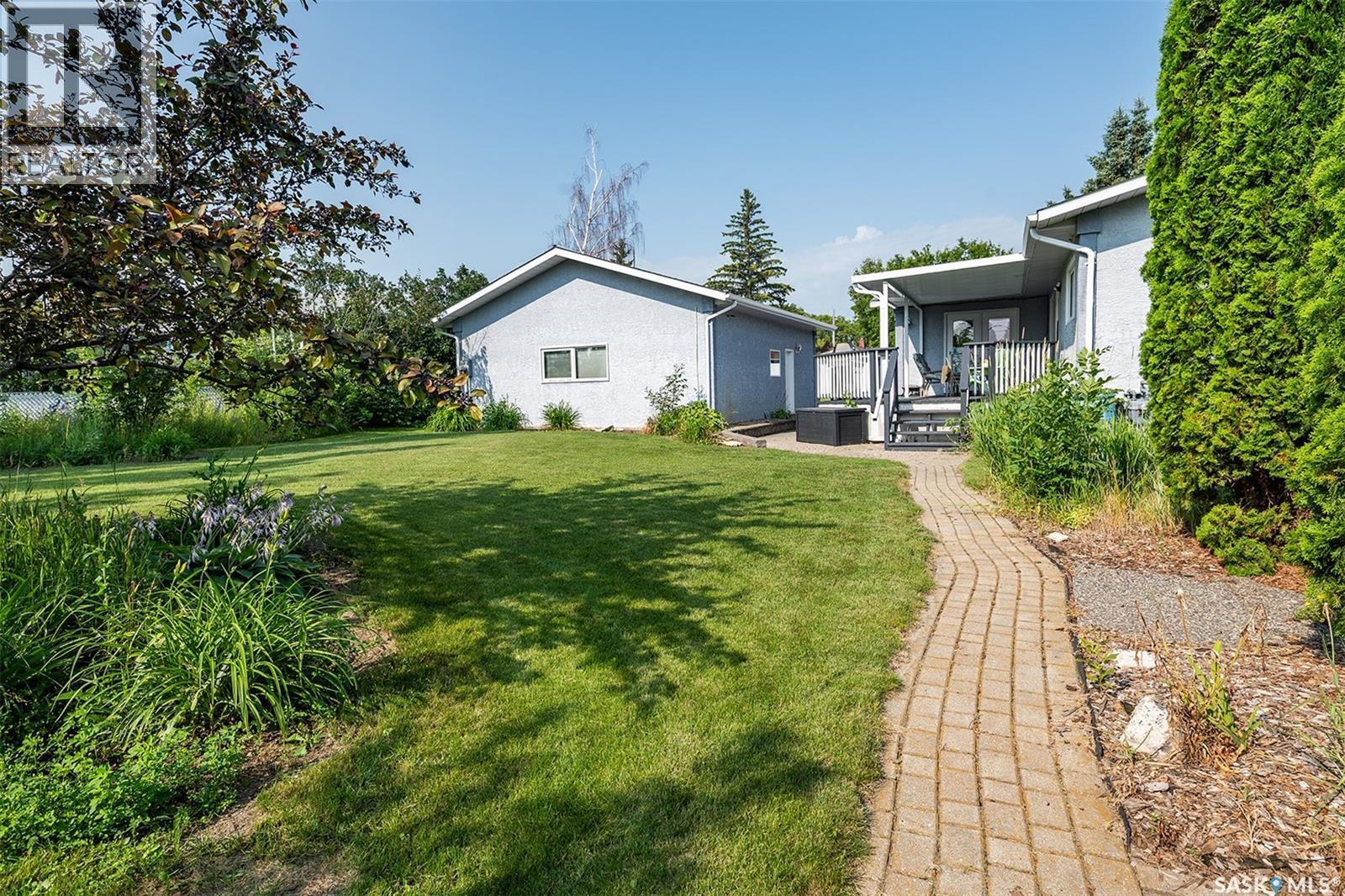 302 7Th Street E, Wynyard, SK - Outdoor