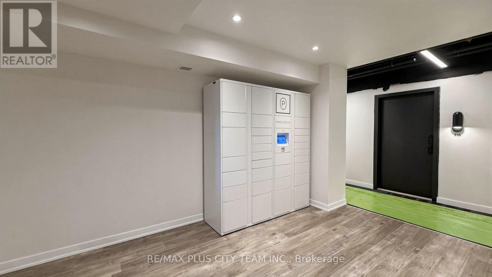 C706 - 4878 Powers Common, Burlington, ON - Indoor Photo Showing Other Room