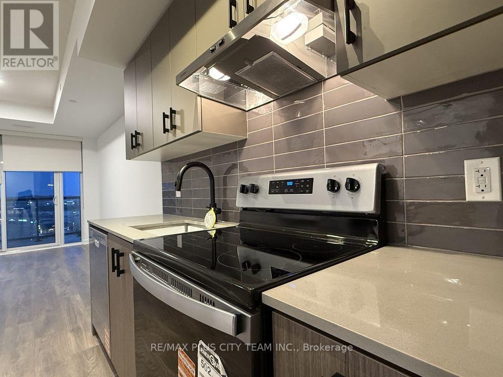 C706 - 4878 Powers Common, Burlington, ON - Indoor Photo Showing Kitchen