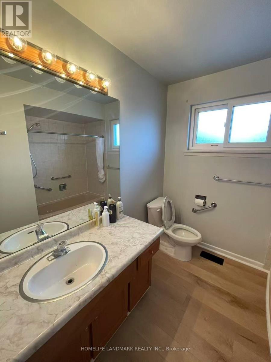 23 Corning Road E, Toronto, ON - Indoor Photo Showing Bathroom