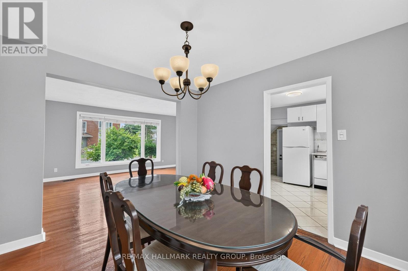 323 Poulin Avenue, Ottawa, ON - Indoor Photo Showing Dining Room