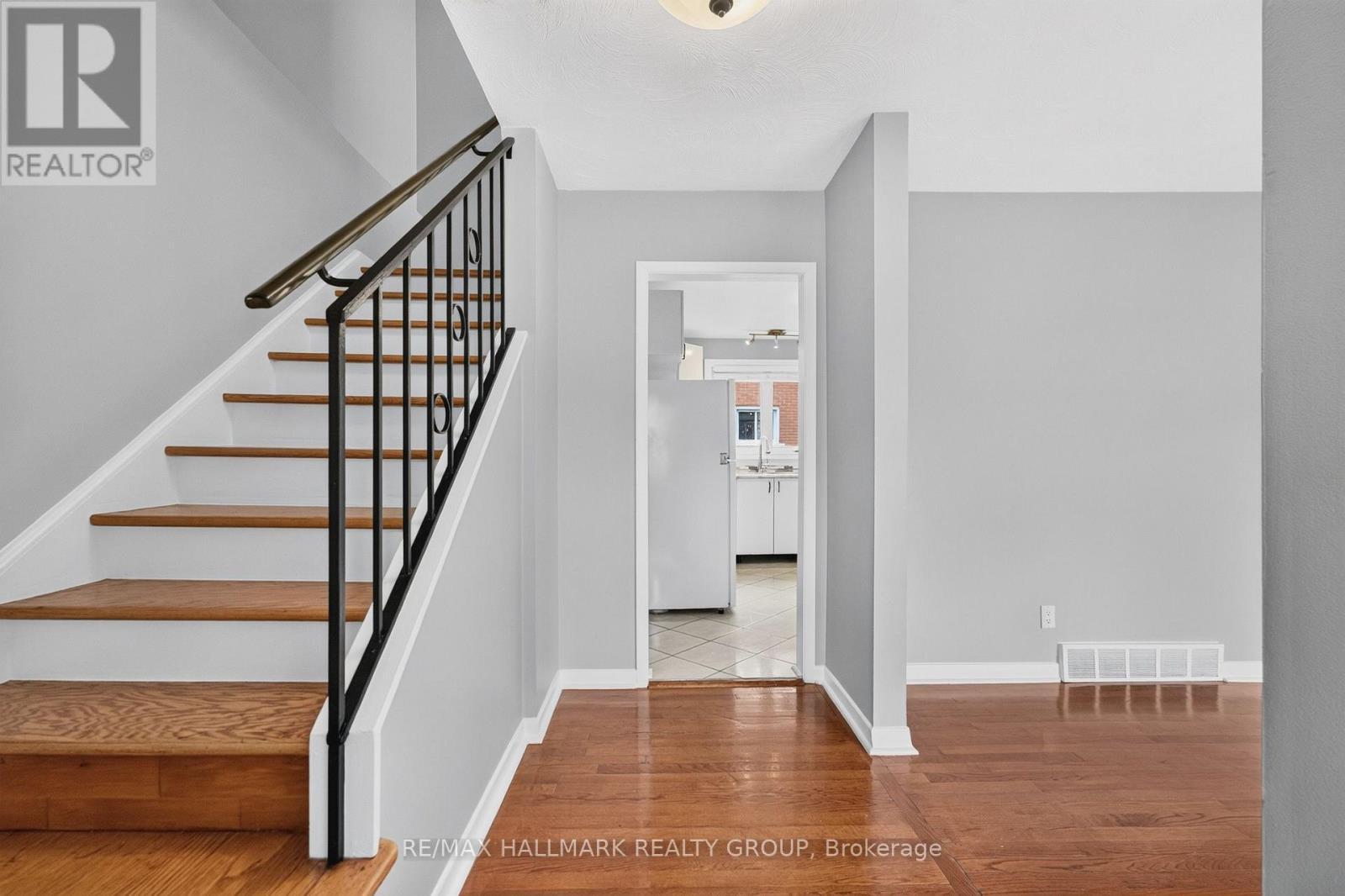 323 Poulin Avenue, Ottawa, ON - Indoor Photo Showing Other Room