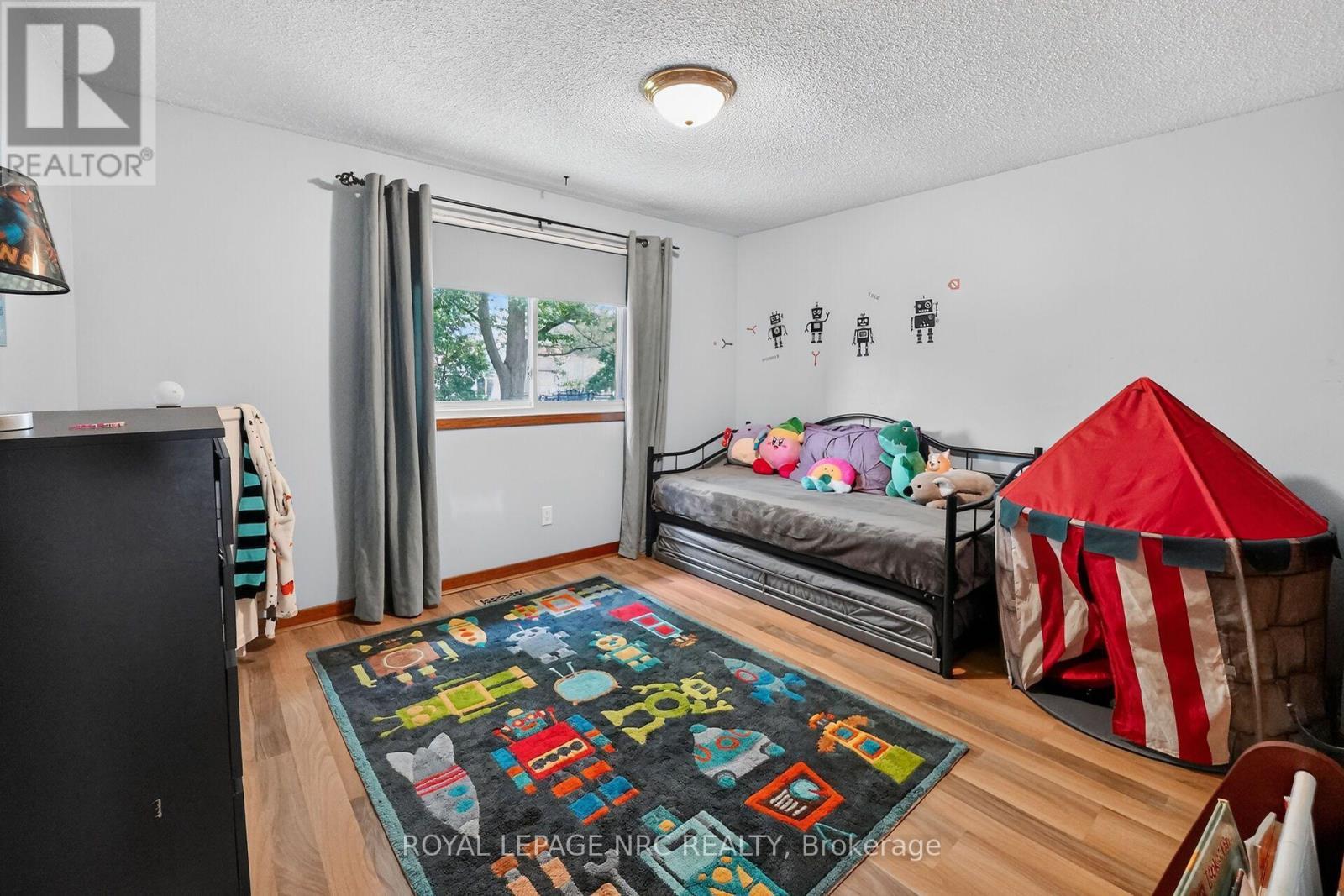 3 Orchard Parkway, Grimsby, ON - Indoor