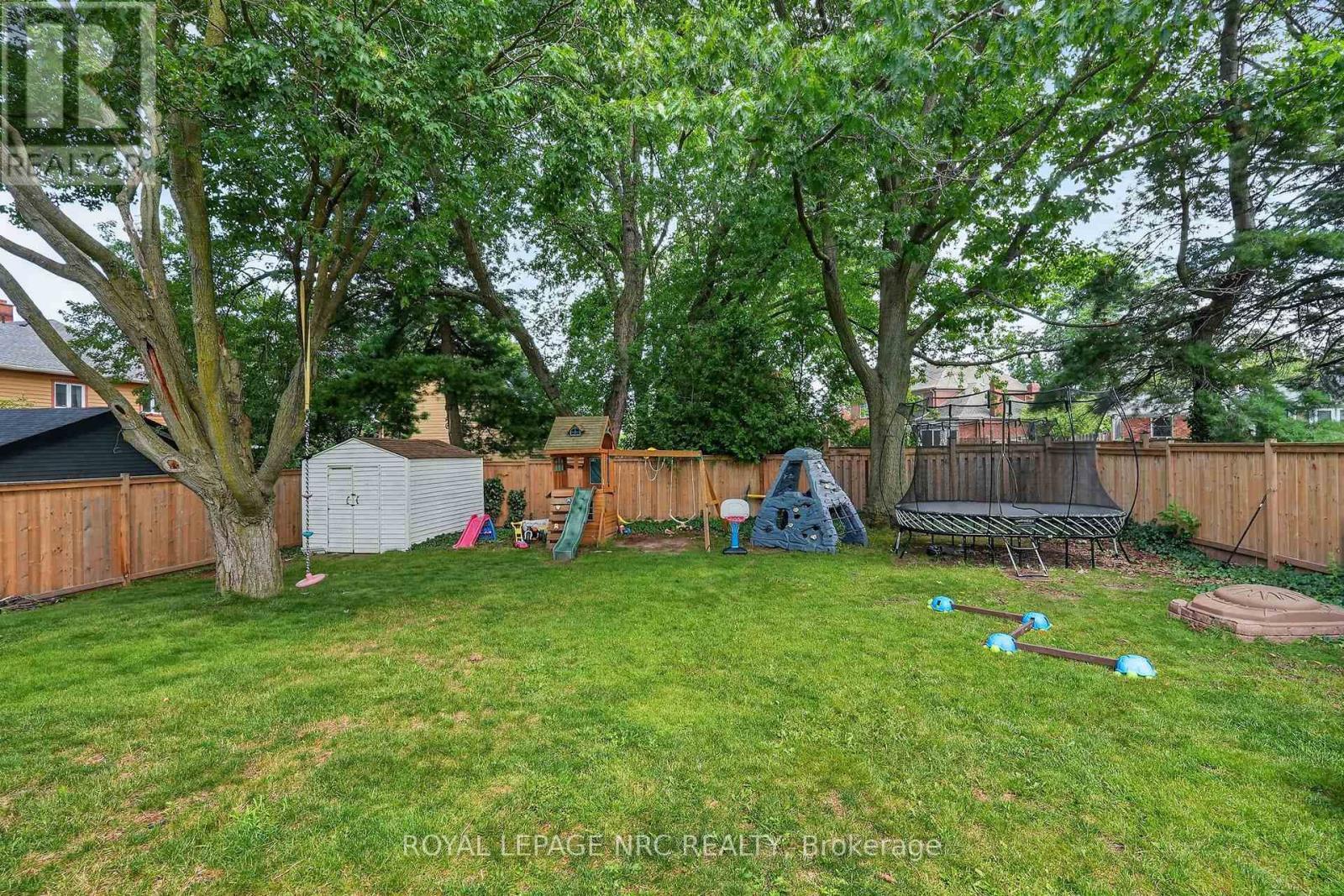 3 Orchard Parkway, Grimsby, ON - Outdoor With Backyard
