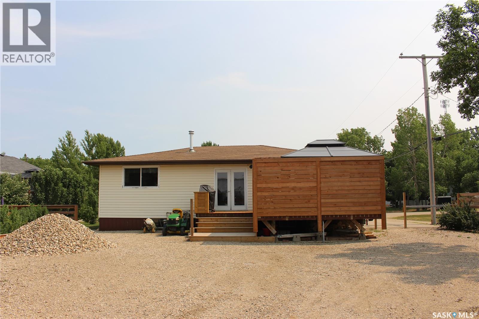 265 Saskatchewan Street, Central Butte, SK - Outdoor