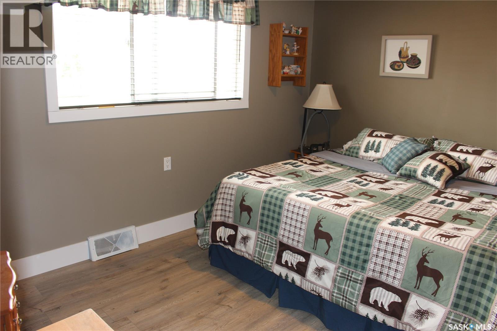 265 Saskatchewan Street, Central Butte, SK - Indoor Photo Showing Bedroom