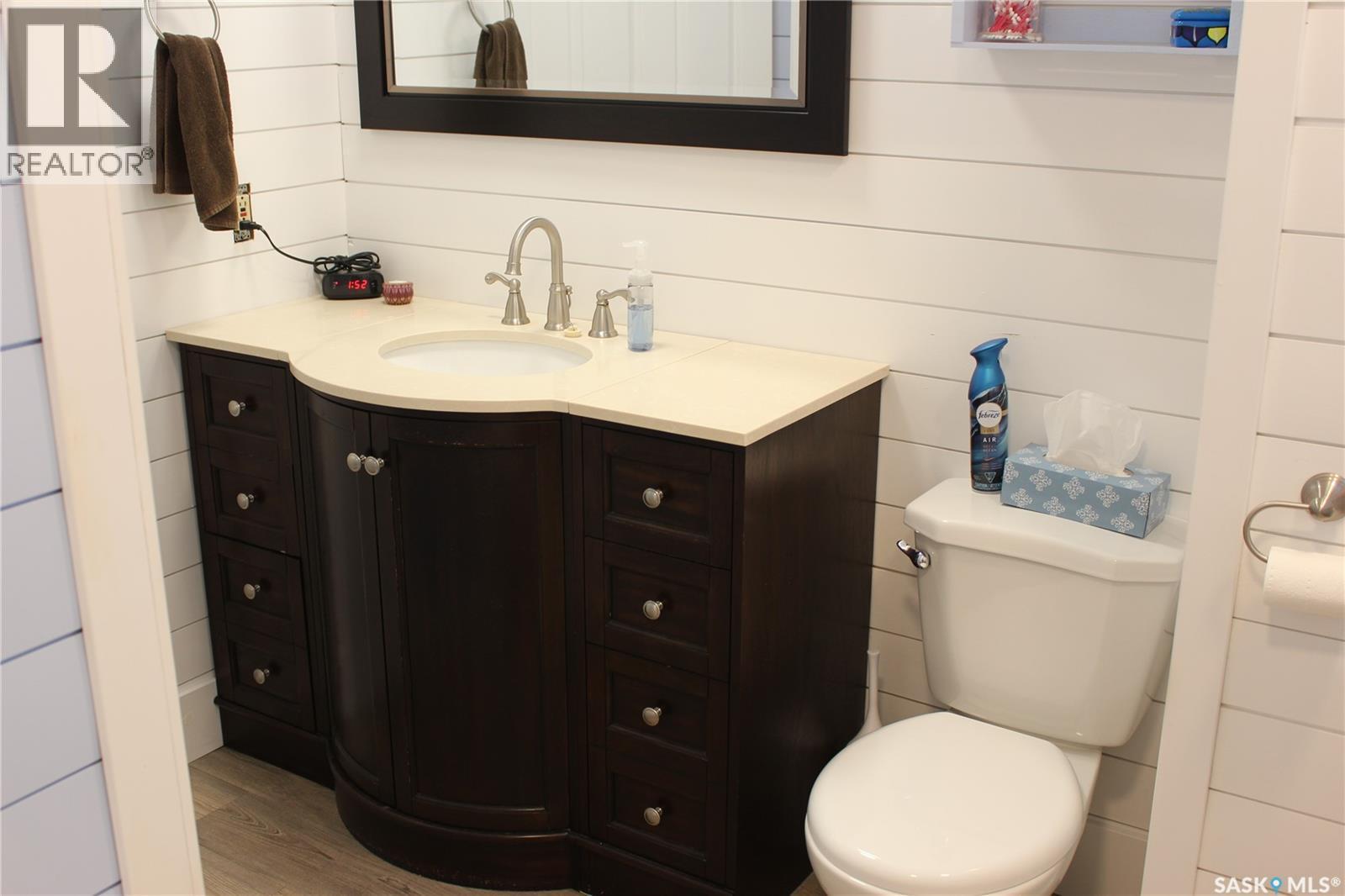 265 Saskatchewan Street, Central Butte, SK - Indoor Photo Showing Bathroom