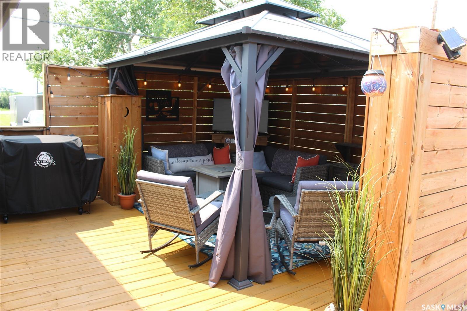 265 Saskatchewan Street, Central Butte, SK - Outdoor With Deck Patio Veranda With Exterior