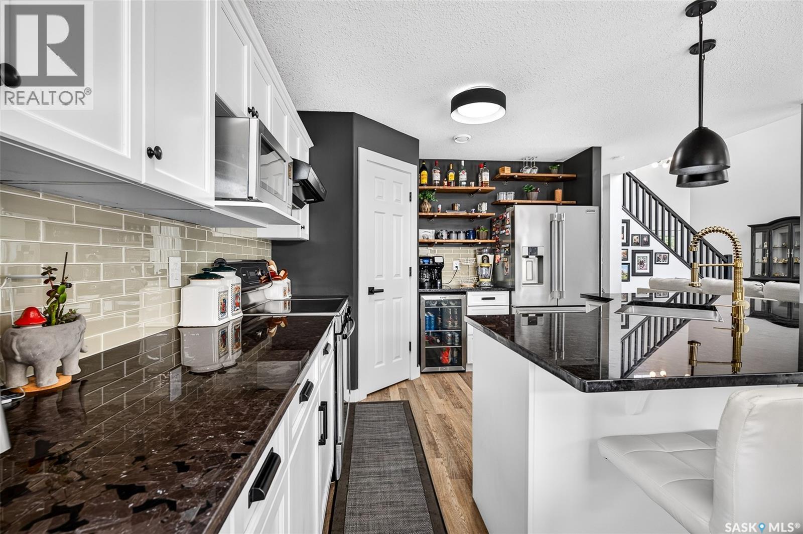 69 Goldenglow Drive, Moose Jaw, SK - Indoor Photo Showing Kitchen