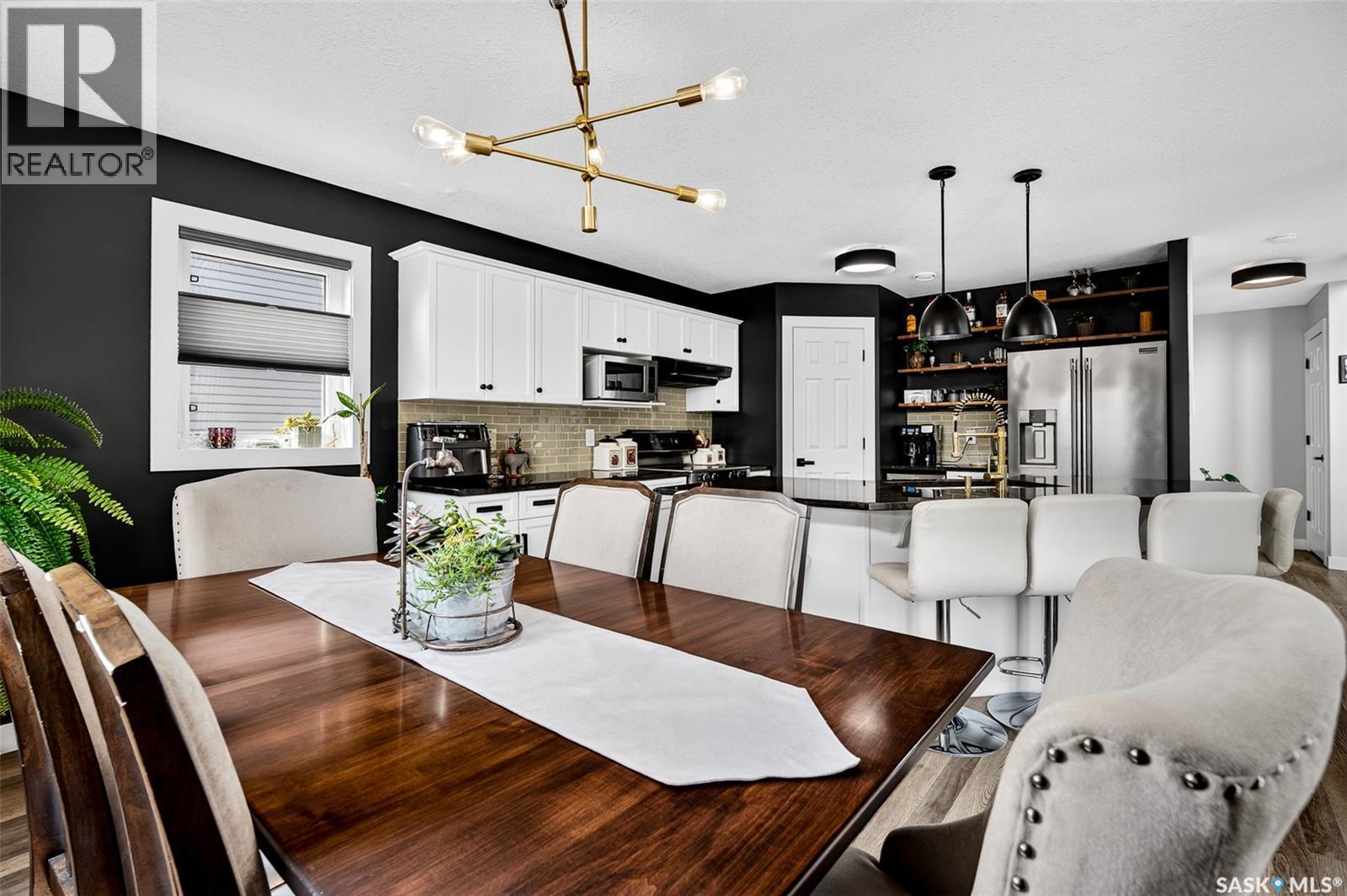 69 Goldenglow Drive, Moose Jaw, SK - Indoor Photo Showing Dining Room