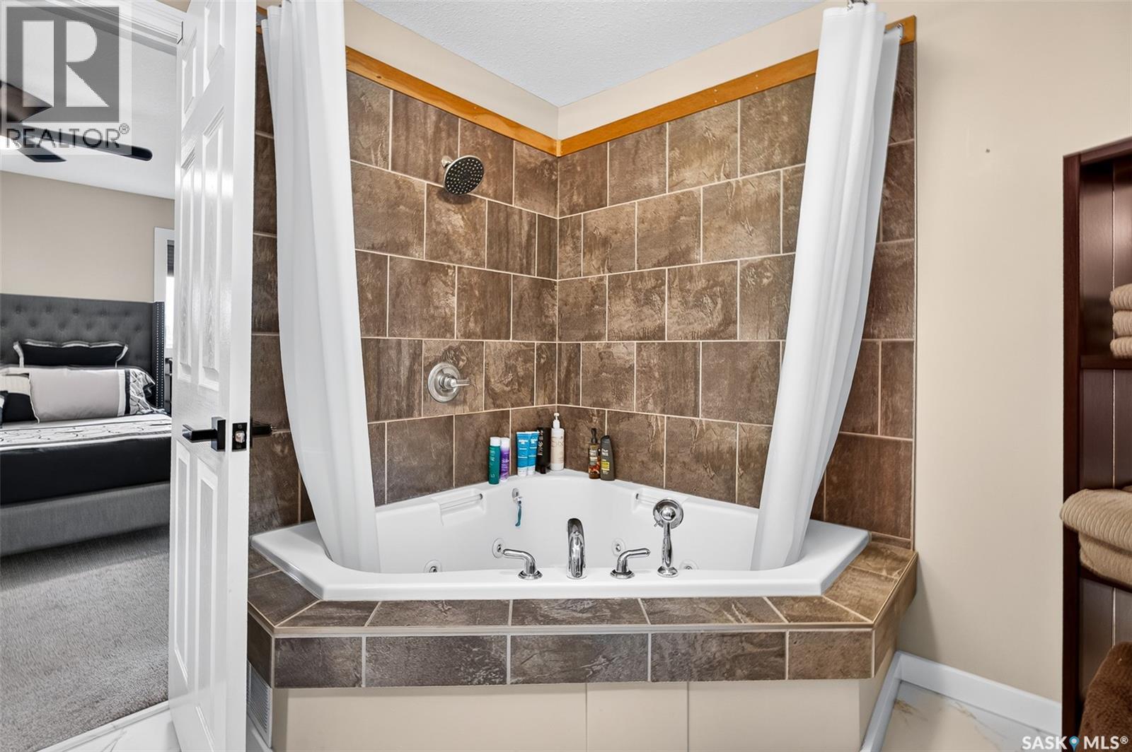 69 Goldenglow Drive, Moose Jaw, SK - Indoor Photo Showing Bathroom