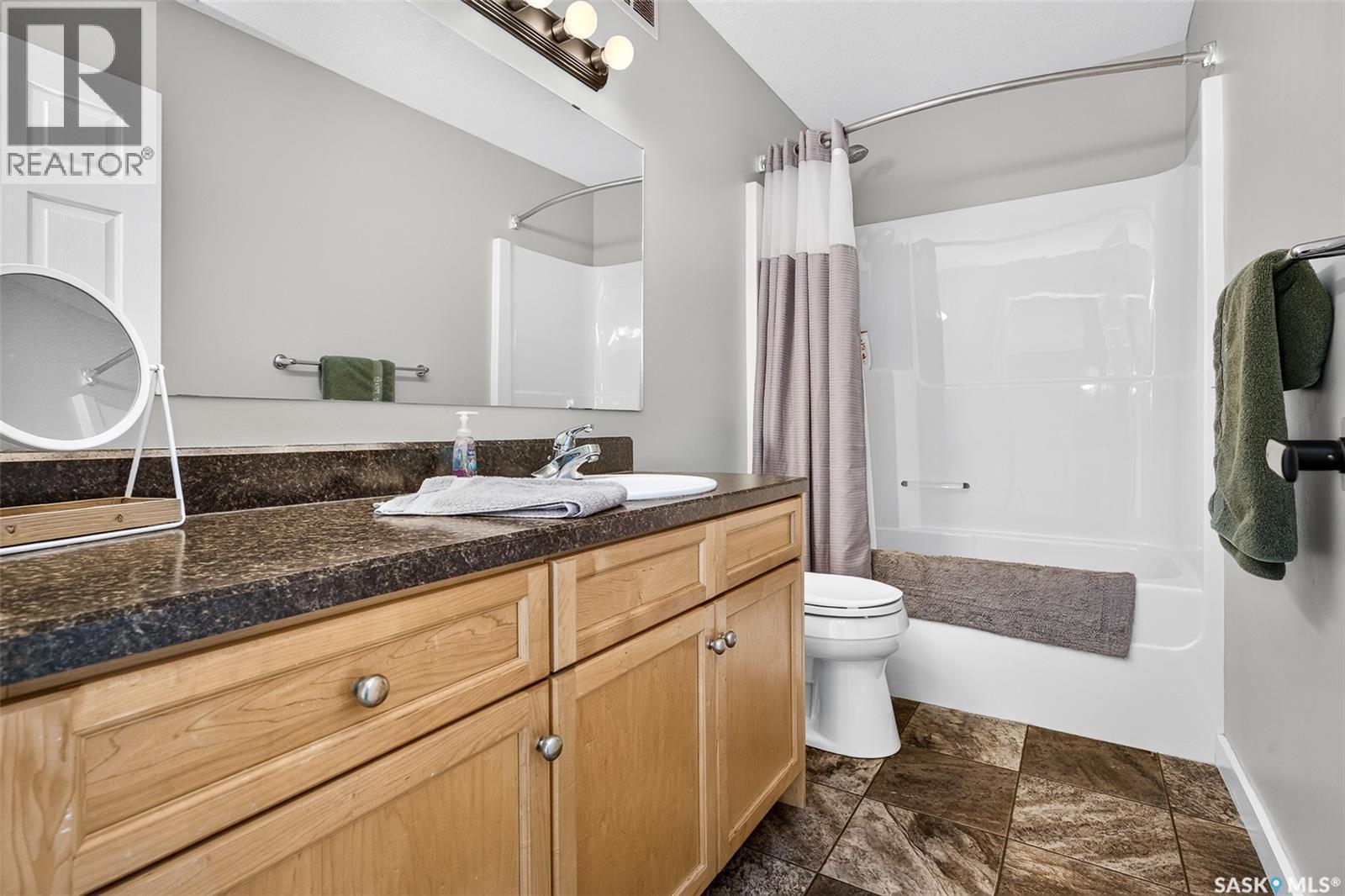 69 Goldenglow Drive, Moose Jaw, SK - Indoor Photo Showing Bathroom