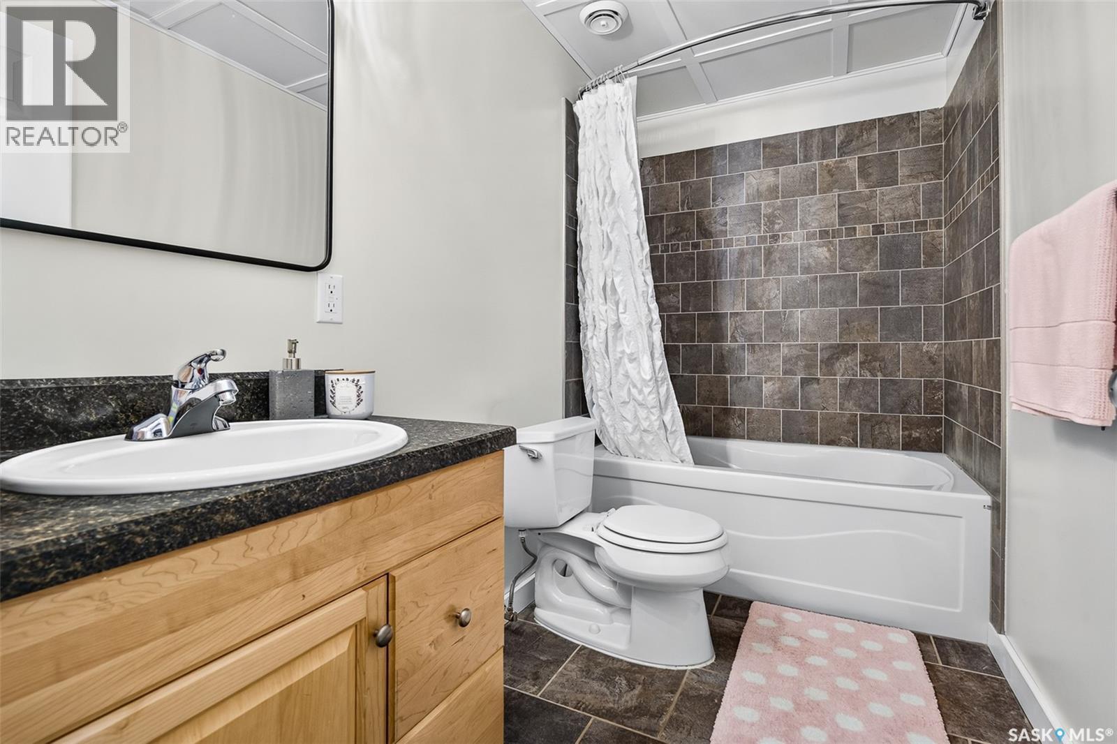 69 Goldenglow Drive, Moose Jaw, SK - Indoor Photo Showing Bathroom