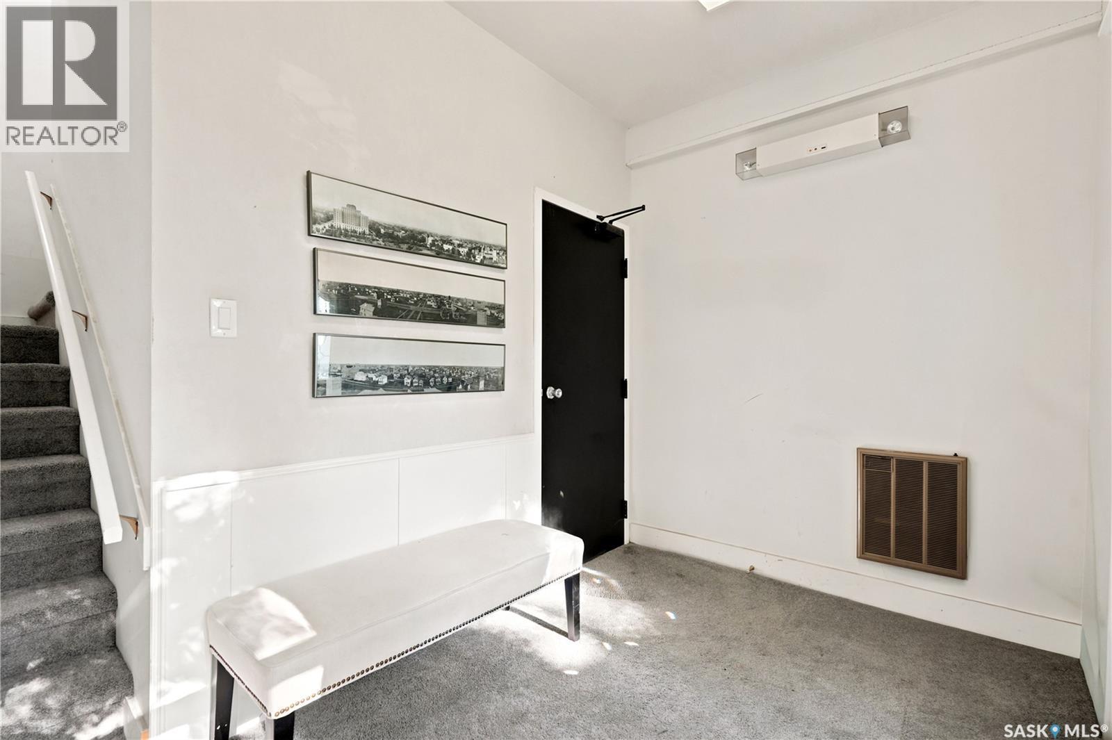 2216 Lorne Street, Regina, SK - Indoor Photo Showing Other Room
