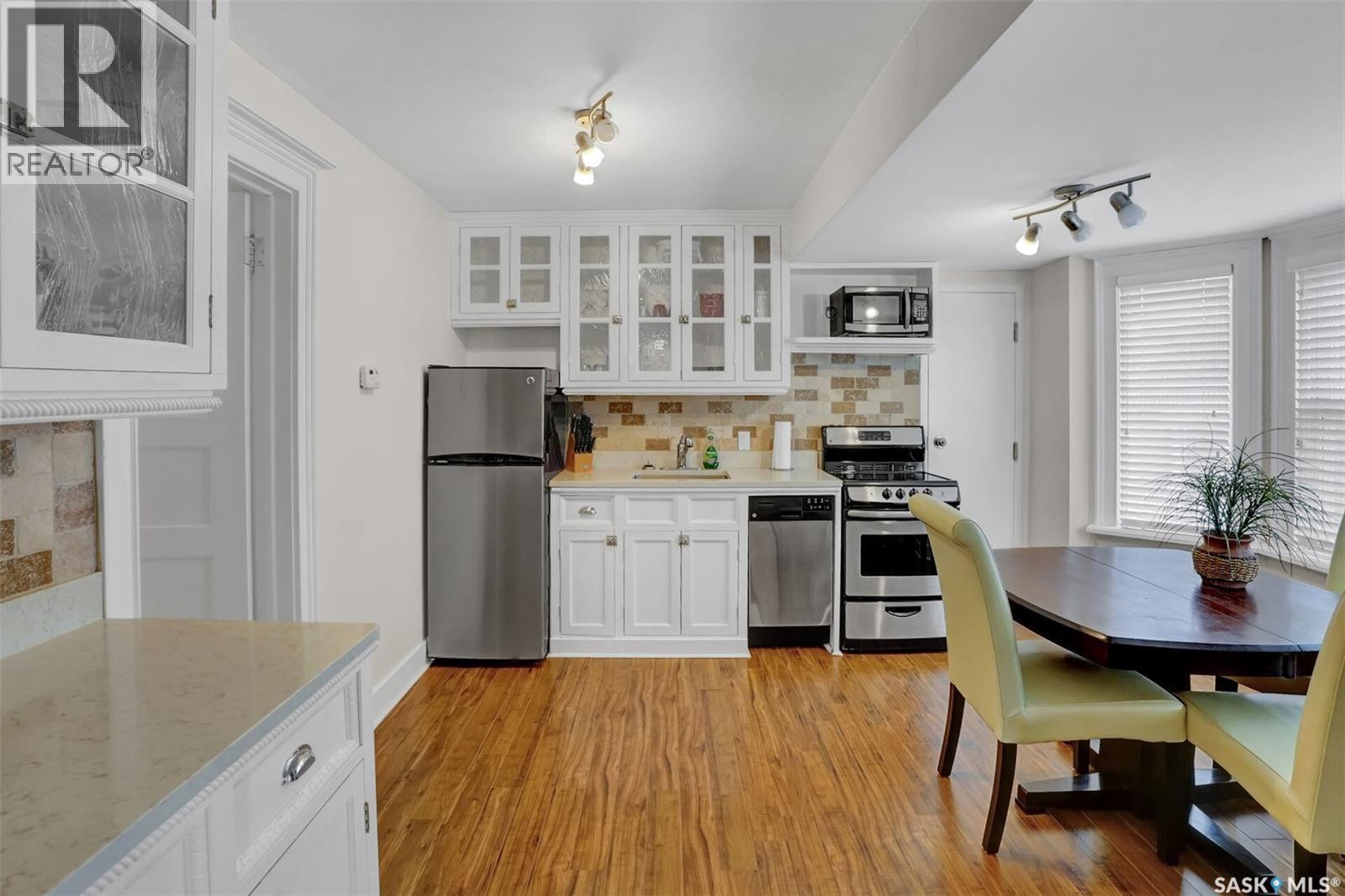 2216 Lorne Street, Regina, SK - Indoor