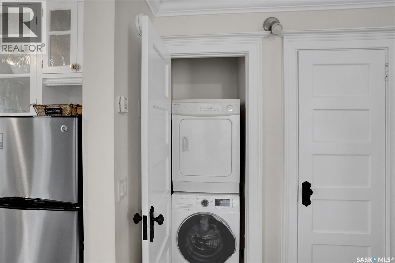 2216 Lorne Street, Regina, SK - Indoor Photo Showing Laundry Room
