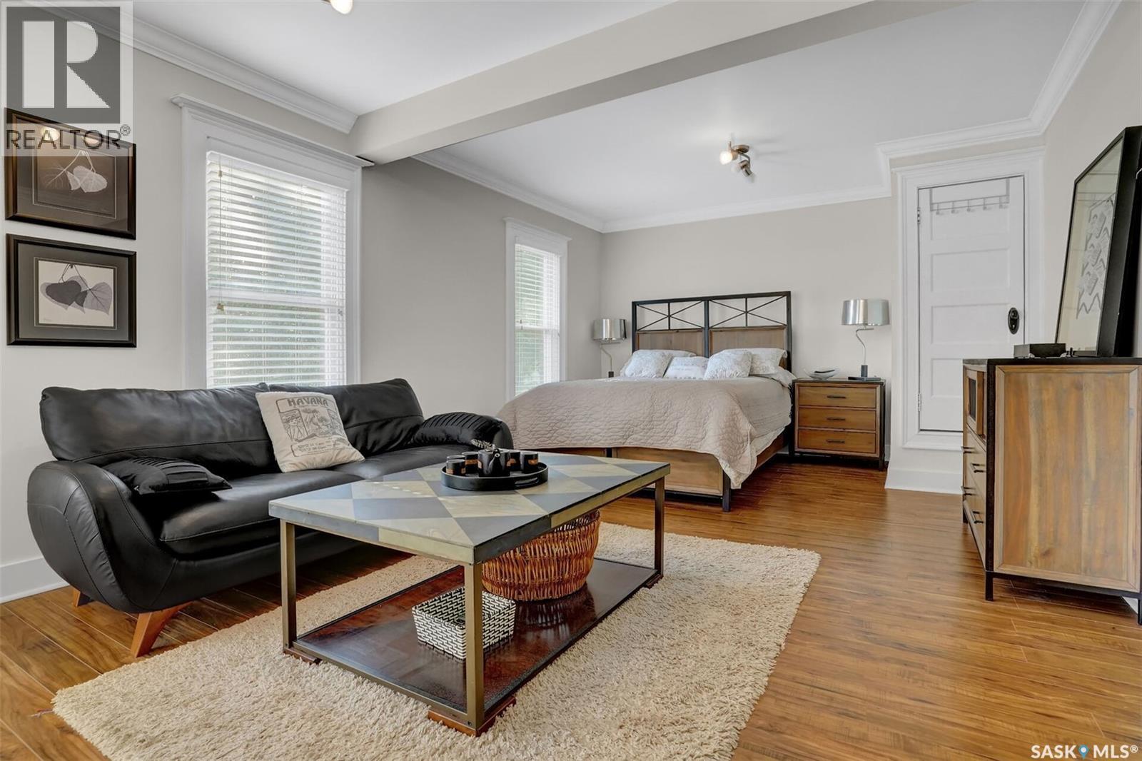 2216 Lorne Street, Regina, SK - Indoor
