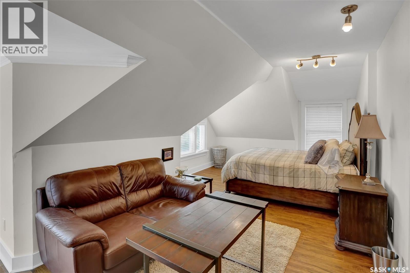 2216 Lorne Street, Regina, SK - Indoor Photo Showing Bedroom
