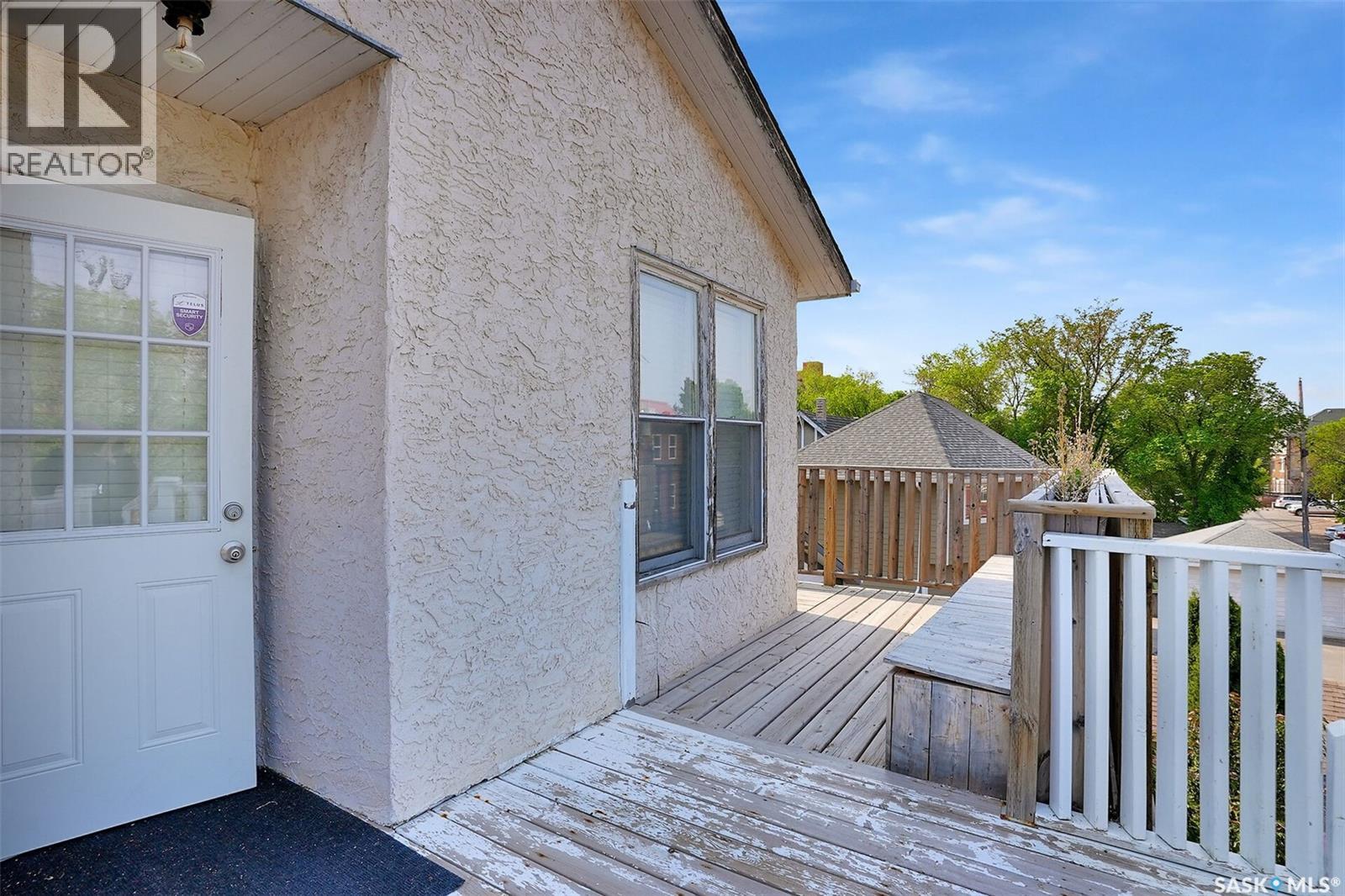 2216 Lorne Street, Regina, SK - Outdoor With Exterior