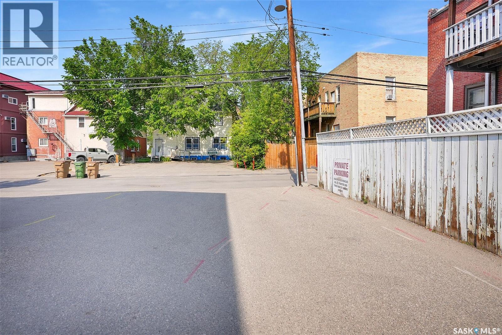 2216 Lorne Street, Regina, SK - Outdoor