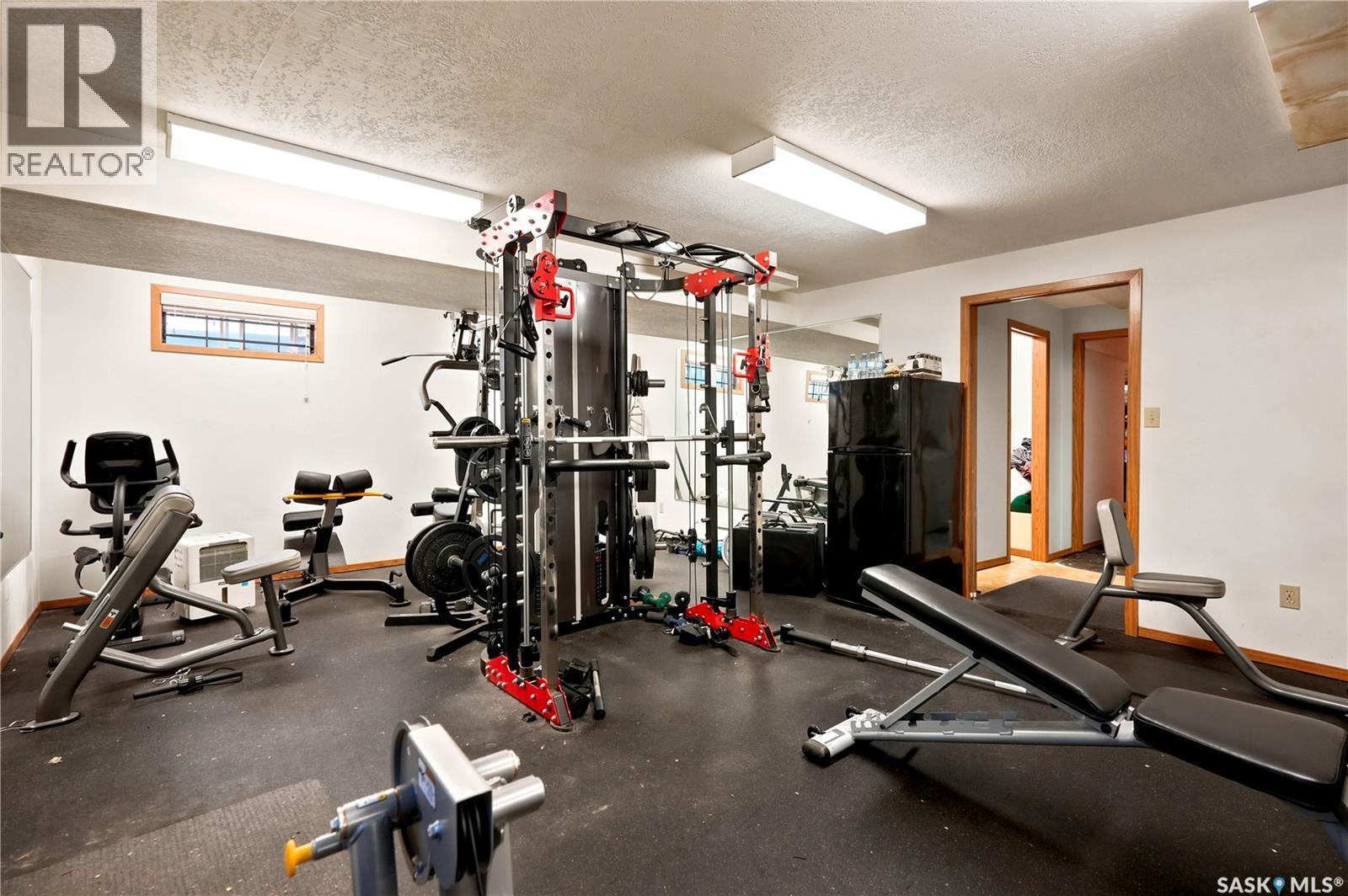 2216 Lorne Street, Regina, SK - Indoor Photo Showing Gym Room