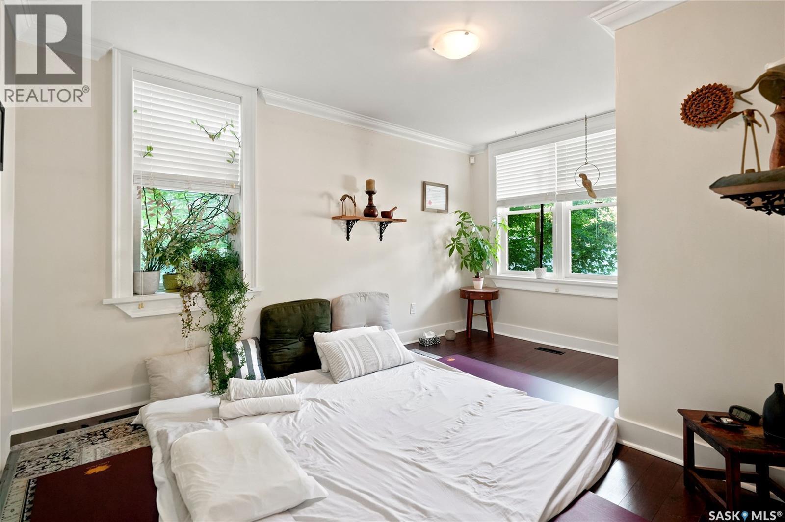 2216 Lorne Street, Regina, SK - Indoor Photo Showing Bedroom